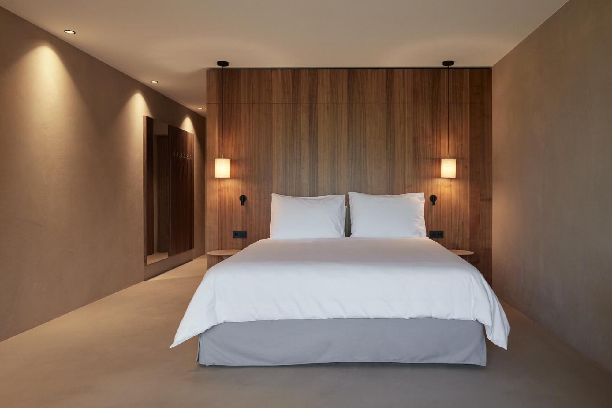Deluxe Double Room with Balcony and Forest View